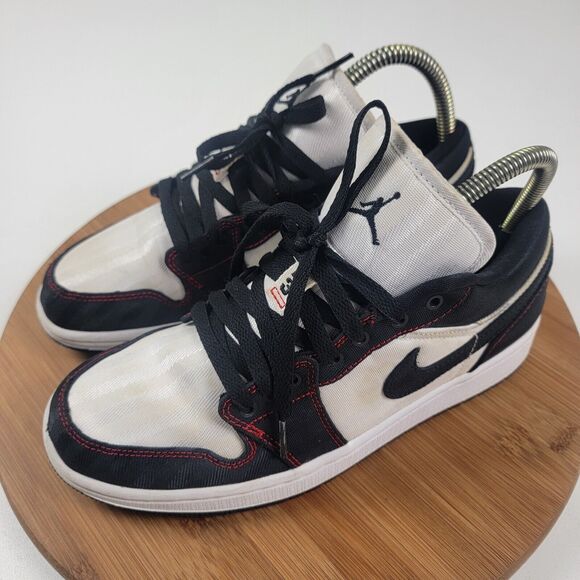 Women Nike Air Jordan 1 Retro Low SE Utility Black White Gym Red DD9337-106 sz 8 - Picture 1 of 15
